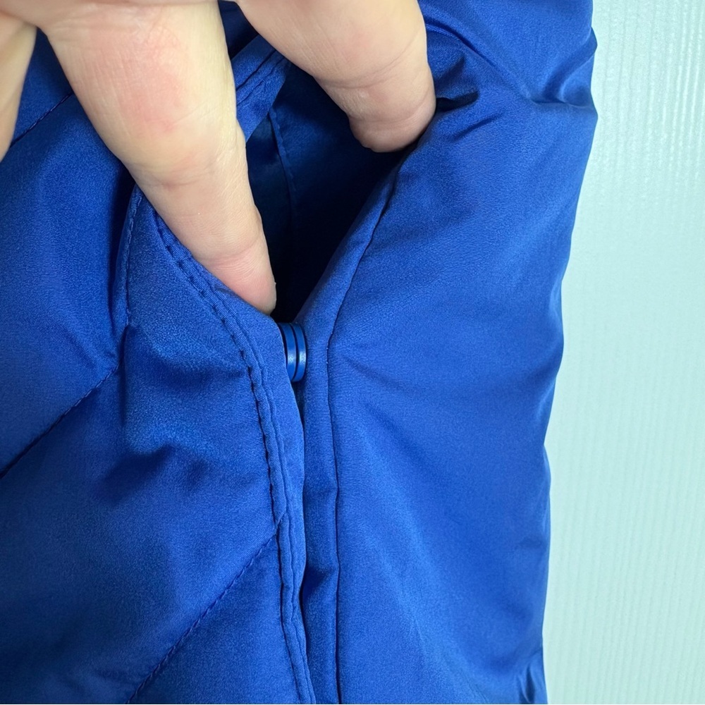 LANDS’ END Vibrant Blue Outerwear Puffer Vest in Size Medium (10-12) — WOW!!! - Picture 8 of 10